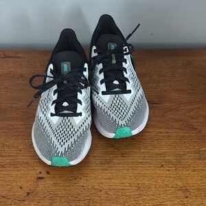 Nike Women’s Zoom Winflo 6